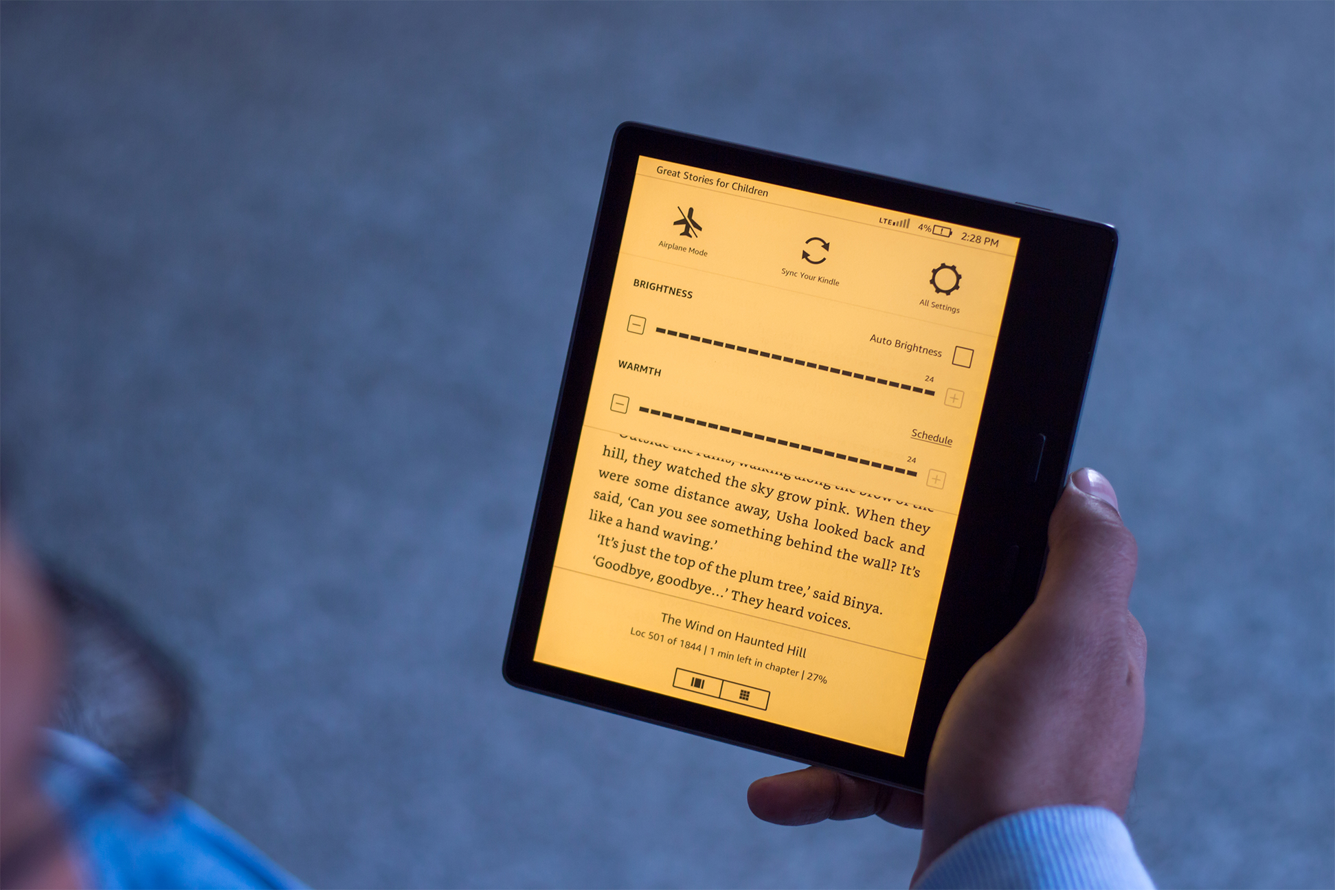 Kindle Oasis (10th Gen) Review With Pros And Cons | Smartprix.com