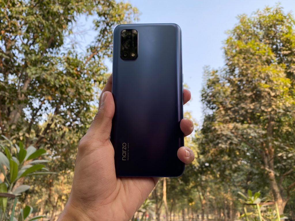 realme narzo 30 pro 5g amoled display