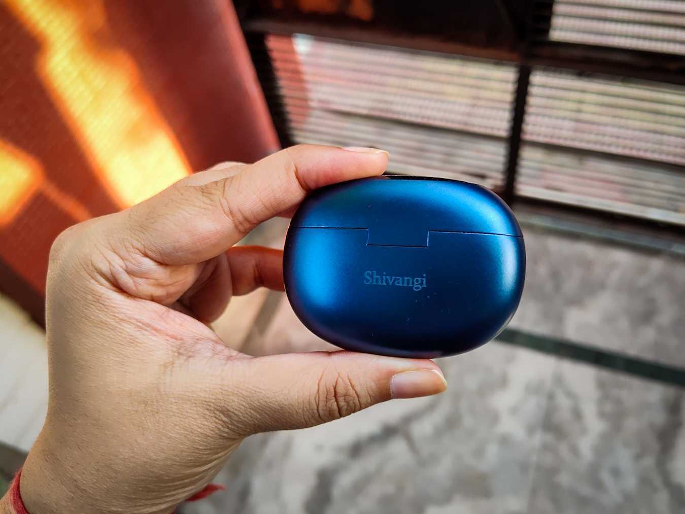 realme Buds Air 3 appeared on live photos: blue color and