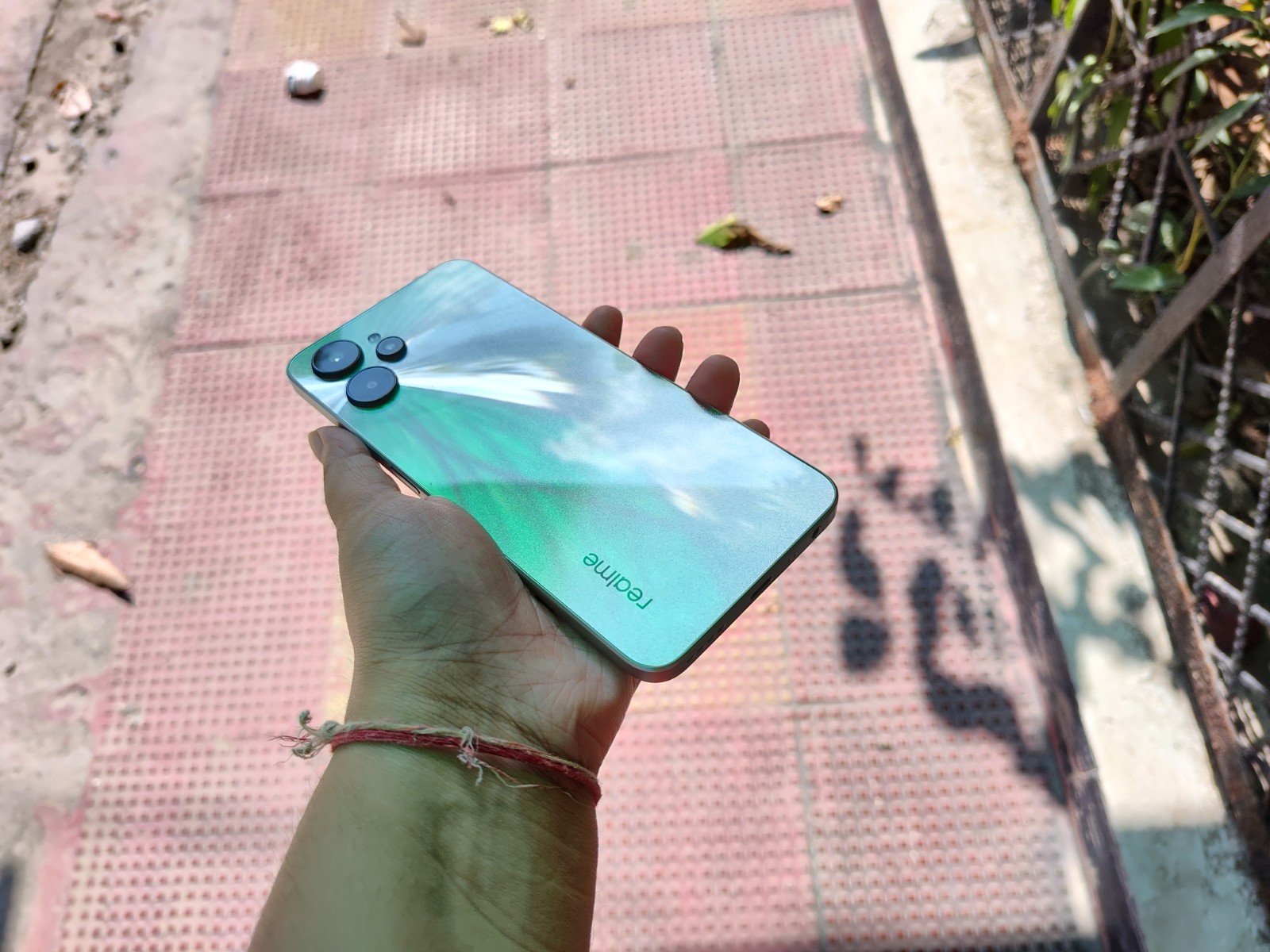 Realme 9i 5G Review: Stylish, Dependable, Affordable - Smartprix