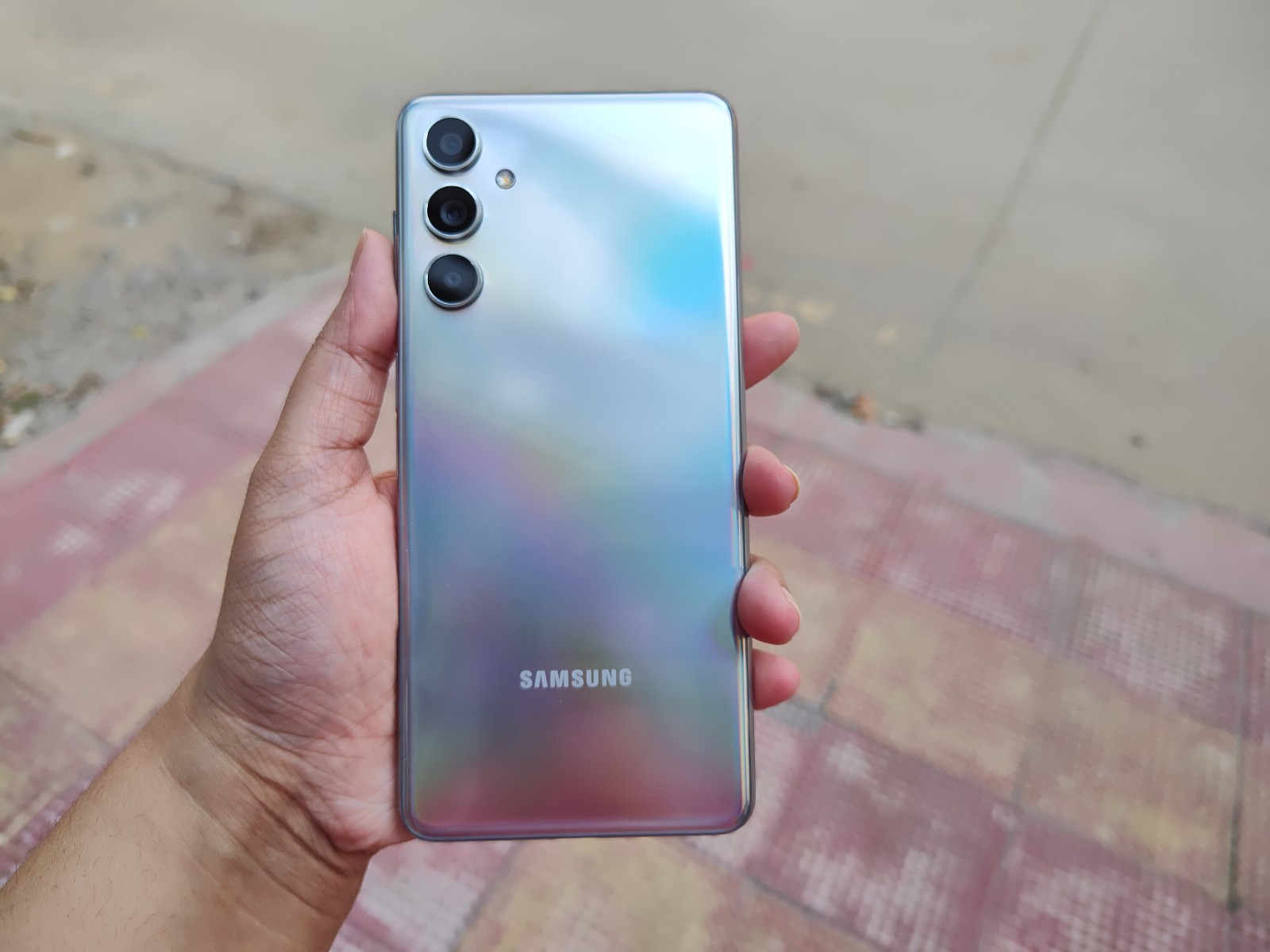 Samsung Galaxy F54 5G Review: Blingy companion that lasts all day long