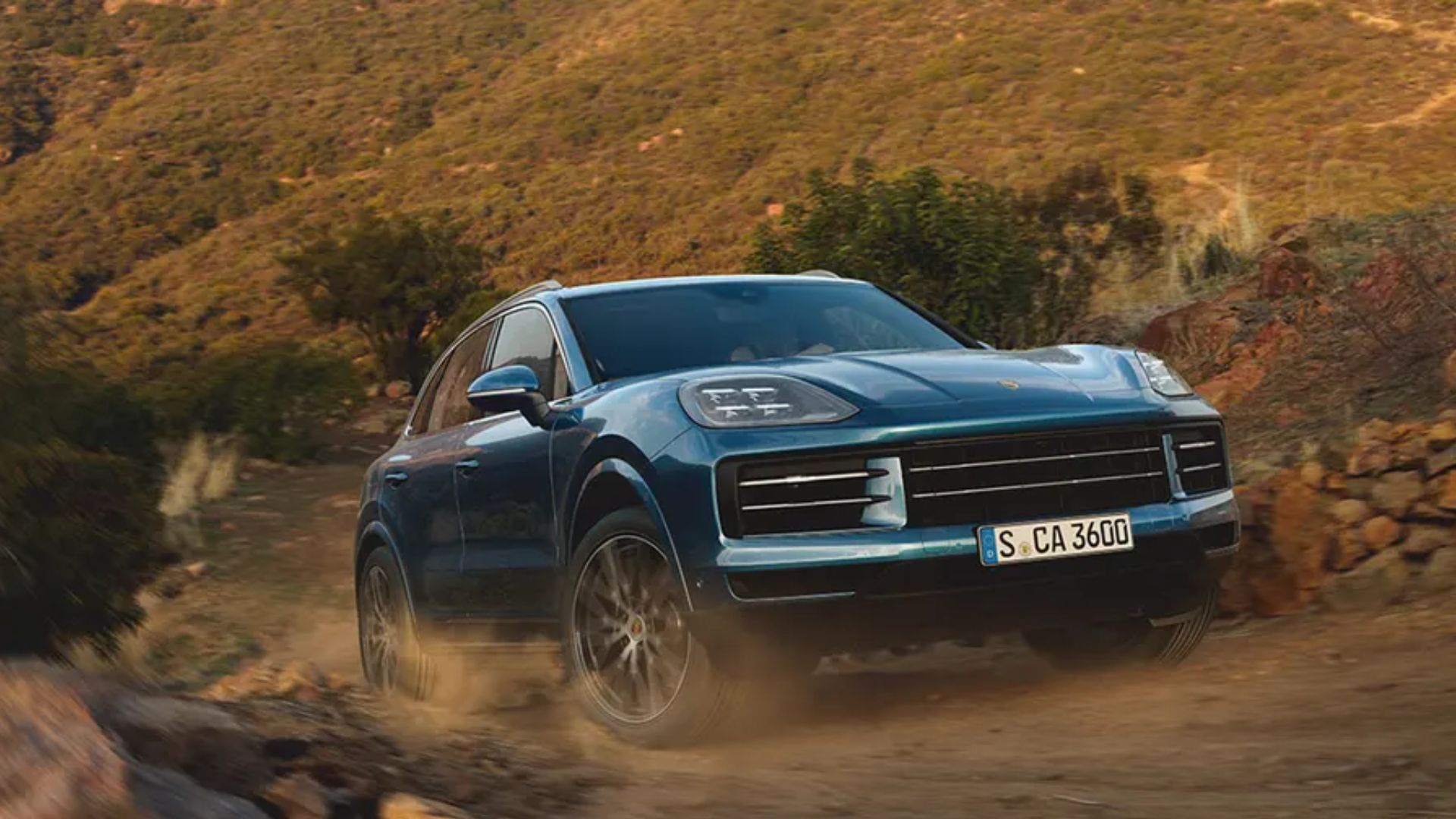 Porsche Cayenne Turbo E-Hybrid Outpaces Ferrari Purosangue and Lamborghini Urus Performante