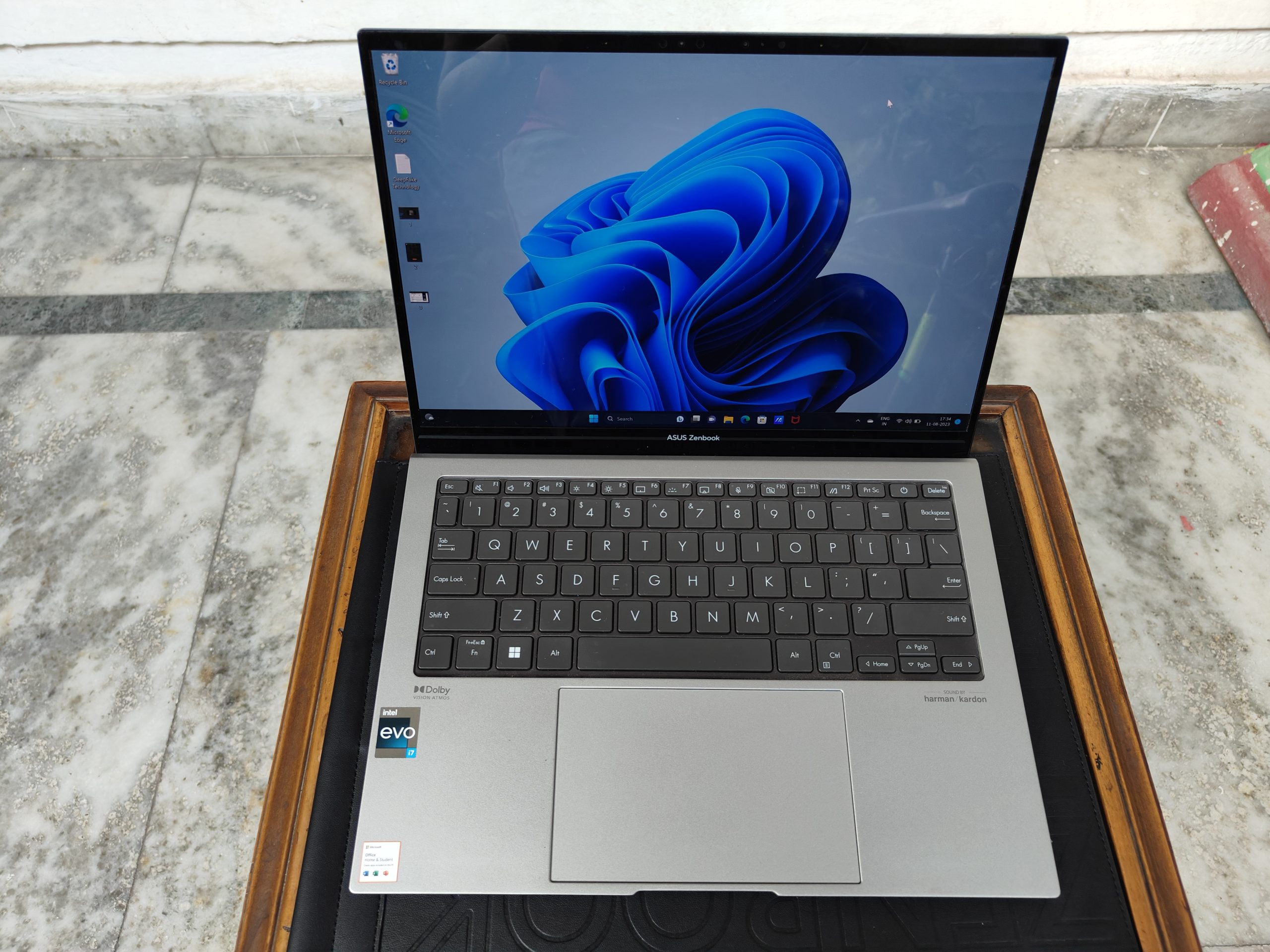 Asus Zenbook S13 OLED Review: Compact Notebook for Everyday Use